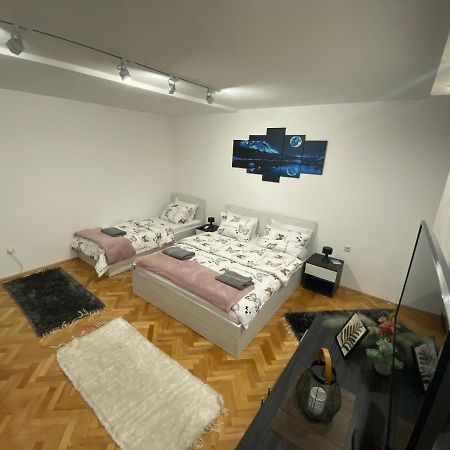 Apartman Bonaca Nisz Zewnętrze zdjęcie