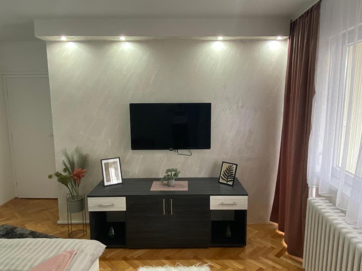 Apartman Bonaca Nisz Zewnętrze zdjęcie